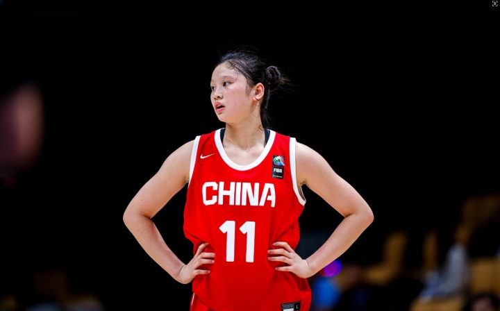 媒体人：中国U16女篮算不上本届赛事的争冠队伍 争取拿个季军