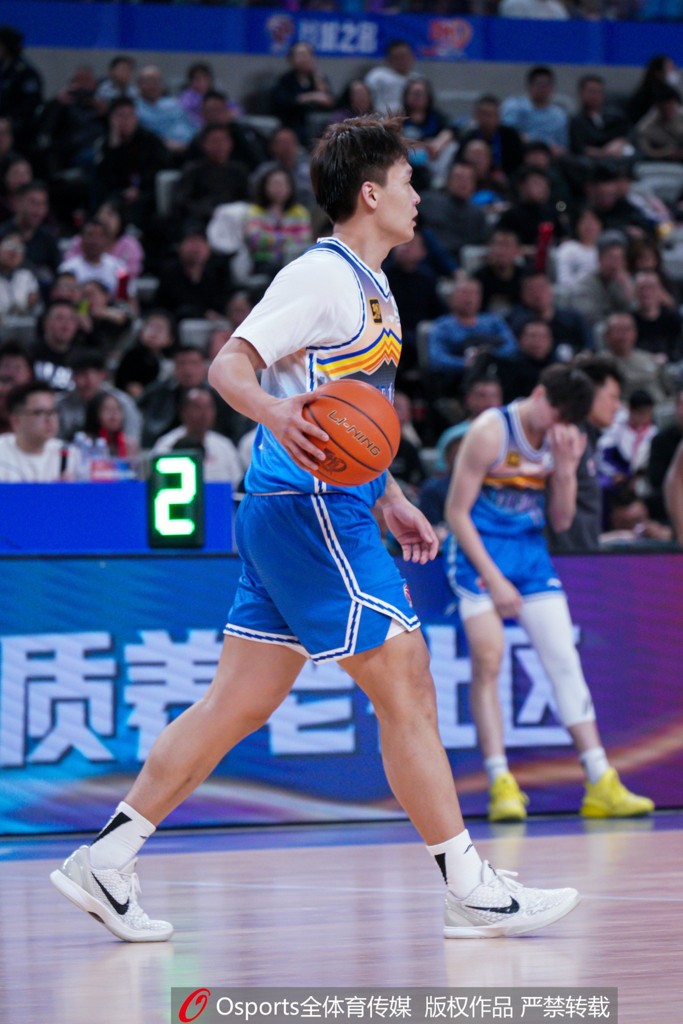 媒体人：赵睿提前结束剩余一年顶薪合同 将和北京改签三年C类合同